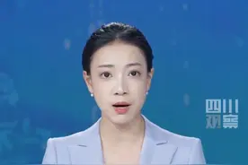 7月21日，广东汕尾。#台风过后广东海滩惊现大量生蚝 居民冒雨赶海捡到“爆桶”。专家提醒：可能携带污染物或已变质，尽量别吃。