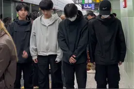 谁是奶龙？ #秦文玚 #我是奶龙我才是奶龙 #我是奶龙倍数版 #tnt