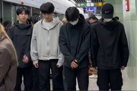 谁是奶龙？ #秦文玚 #我是奶龙我才是奶龙 #我是奶龙倍数版 #tnt