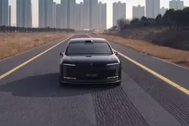 尊界S800拥有全球最强蟹行能力，感受下！#华为 #尊界s800 #尊界视频封面