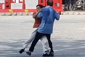 #广场舞 #大爷真卖力哈哈视频封面