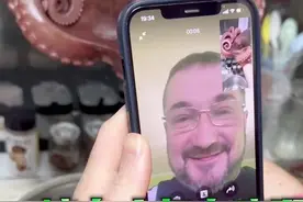 超大八爪鱼的中国式吃法长见识了！ #外国人在中国#好吃到停不下来