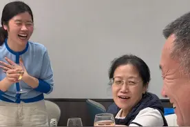 人跟人之间能相识即是缘分，能共处一室，亲如家人，更是几世修来的情分，我始终相信，真诚待人，定会收获真情，无论未来如何变化，此刻的相遇与相伴都是生命中最美好的礼物，在岁月的长河中留下温暖的回忆。 #小玉一家人 #婆媳相处 #有一种爱叫隔辈亲 #家的样子 #婆媳关系视频封面