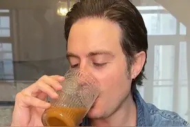 意大利人第一次喝果咖茶咖，越喝越上头#咖啡#抖音生活咖啡节#咖啡节#一人推荐一杯夏日宝藏咖啡#外国人在中国