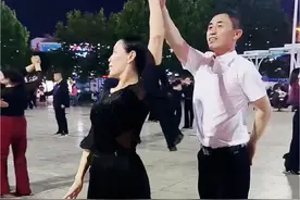 帅哥慢三背后换手，接手造型太美了！喜欢的可以尝试学习👍👍👍👍