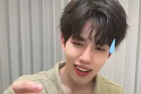 尝试下网上很火的夏日饮品… #只是日常#测评 #星巴克星冰乐#星冰乐#脑洞咖啡大赏