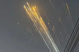 星舰第七次发射，星舰二级飞行异常状态触发FTS（飞行终止系统）解体返回大气层第三视角 #马斯克 #SpaceX星舰再现“筷子夹火箭”#流星雨视频封面