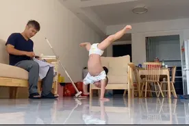 蹦蹦今天你说乖不乖呢？#尿不湿街舞 #尿不湿蹦蹦  #街舞满级小孩 #自律 #亲子互动视频封面