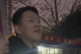 消防员戴女友戒指，手被卡住无奈求助队友，网友：这事得被队友嘲笑几个月😂视频封面