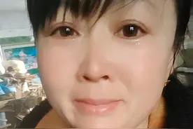 4月1日，河南商丘虞城县，78岁患癌母亲骑大老远路的三轮车为农村女儿送刚出锅的榆钱馍。女儿边哭边吃：拿到手里还是热的，这就是母爱！#感动#泪奔瞬间视频封面