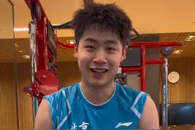 打乒乓球的左右手是什么区别？ 你们的左右手都一样大么？其实以前没仔细看还真看不出来#国手 #国乒 #乒乓球 #王楚钦左手不是枷锁 #曹巍