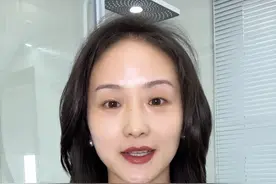 自己在家剪高层次锁骨发，如果成功了你们就当教程看，如果失败了你们就当笑话看哈，看看我的新发型能打几分#锁骨发 #自己剪头发