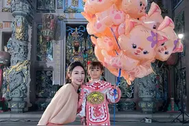 街头采访，居然抓到一个刚上完春晚的小女孩…看得我心服口服！ #潮汕 #英歌舞 #街头采访 #非遗传承 #dou来广东百千万视频封面