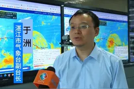 秋台风“桦加沙”强度强危害重 路径仍存不确定性（记者 谢思桦 李赤 通讯员黄燕娣） 湛江市气象台副台长 于洲：#台风“桦加沙” 属于秋台，秋台通常具有路径偏南、强度强、危害重的特点，目前副热带高压比较强盛，后期有冷空气影响，多个尺度天气系统叠加致使大气环境比较复杂，因此台风路径仍有不确定性，未来“桦加沙”仍有正面严重影响我市的可能性，路径如果西调的情况下，我市风雨影响将有所加大。#桦加沙台风最新路径 #超强台风