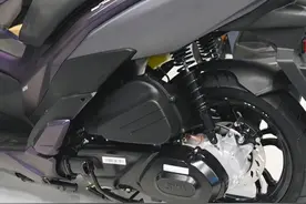 2024款三阳踏板车，排量125，水冷发动机，配ABS，高颜值油耗低视频封面