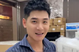 今天给大家出一个燕窝炖煮的小教程，这个做法相对会简单些。或者大家有一些新奇的做法。也可以评论区晒晒哦#燕窝 #李子光小柔 #海庆堂视频封面