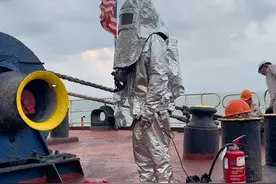 我们船的消防演习信号是七短一长，这合理吗，不是短声连放一分钟吗？搞不懂这个三副怎么搞的信号#海员生活 #船员 #vlog日常视频封面