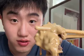 工作日选餐困难症，自制香香臭臭螺蛳粉火锅，真香啊#00后 #辅导员 #美食vlog #李子柒螺蛳粉 #抖音美食推荐官视频封面