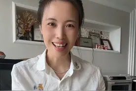 酥到掉渣的港式脆皮菠萝包，手揉版~保姆级教程❗️ 没有厨师机的小伙伴们冲吧，手揉做出来也超级好吃#烘焙 #面包 #在家做面包 #菠萝包 #手揉面包