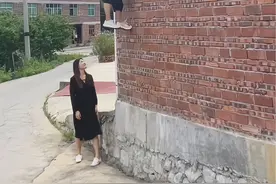 他被誉为燕子李三的传人，凭借出色的攀爬和弹跳技艺，走红网络#高手在民间 #轻工#跑酷#极限挑战#专业动作请勿模仿视频封面