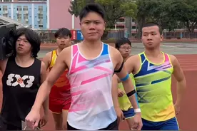 当体育生寒假结束开学时 当班里的体育生寒假结束开学时… #体育生  #校园生活