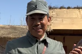 无论谁要想占据我们就和他拼到底 #拍摄现场 #抗战剧 #随拍记录生活 #演员杨清文