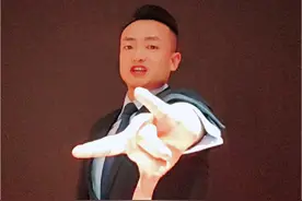 T1 VS G2 无畏契约曼谷大师赛总决赛终极对狙打响了，G2对阵T1，谁能问鼎冠军？让我们拭目以待！乾坤未定，你我皆是GO学长，闹钟一响，你我皆为瓦学弟哈哈哈！#G2总决赛对阵T1 #无畏契约 #无畏契约曼谷大师赛 #T1vsG2 #东方红🔥