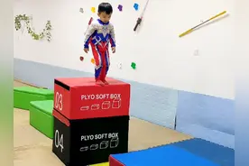 小赛罗救小白兔！#3-6岁奥特曼视频 #奥特曼真人#赛罗奥特曼视频封面