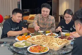 00后保姆干活做菜都不太达标，但我还是决定再多给她一点时间#记录真实生活 #日常vlog #美食 #保姆