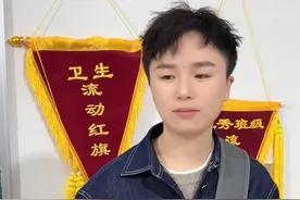 你身边有长得像男生的女孩子吗？#一人分饰多角 #学生时代 #校园视频封面