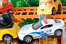 玩具故事  翻斗车们拉工程车回家#儿童玩具视频 #玩具故事视频封面