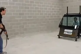 测试防弹玻璃露头就秒 #射击 #防弹玻璃测试 #露头就秒 #枪法如神视频封面