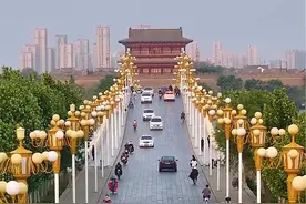 这里是山东西大门，它就是一脚跨三省的聊城，中国唯一一座泡在水里的古城#一场旅行开启2024 #旅行推荐官 #聊城古城视频封面