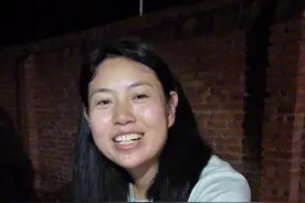 开始栽草莓了，这几天爸爸带着哥哥和小丰在长丰买苗，晚上10点婆家团来帮忙卸车，感谢的话不知道该咋说了，一切尽在不言中……#新农人计划2025