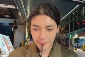 当外国人第一次在中国喝米酿的酒是什么反应？#老外在中国 #外国人吃中国美食 #洋盆友 #米酒 #中外差异视频封面