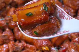 做红烧排骨，切记不要直接下锅炖，学会这个做法，做出来的红烧排骨软烂入味，真的太香太下饭了#美食教程 #红烧排骨