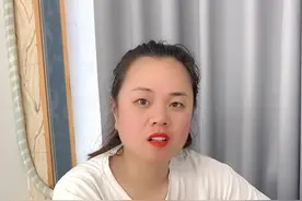 我抱显示器不对吗？哈哈#笑到肚子疼 #憋住不准笑 #幽默段子视频封面
