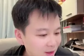 袁东老师说焦虑 315多省公务员联考马上就开始了，很多同学表示非常焦虑。其实根本没有什么需要焦虑的，最后两天了，你再怎么焦虑行测也提不了分了。现在行测提分最大的绝招就是放松心态。凡事走恼别有心，除死生无大事。一般来讲，那些能考上公务员的人，大都是没心没肺、倒头就睡、呼噜声特别大的人，这种人之所以考上就是赢在心态啊，这种人才能为国家干大事干难事，这种人才是组织语言的人。还有很多同学笑话吴桐不努力，我却觉得吴桐考上的概率很大，人家从不焦虑，这心态就调节的很好啊，你们老是劝吴桐好好学，这其实是给他制造焦虑。记住东哥的话，不要焦虑，放松心态，学习吴桐、成为吴桐，还要超越吴桐，今年你一定上岸、肯定上岸、确定上岸，省考面试见！#省考 #联考 #申论 #焦虑#上岸视频封面