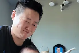 周恩泽小朋友从你出生，到现在，我们一起度过了，一年365天，8760个小时，今天是你的周岁礼。本来都想好了给你安排个生日宴，能让一大家子一起开开心心庆祝庆祝。可是今天你爷爷头七还没过完，我们一切从简就在家陪你简简单单的抓个阄吧。祝你的人生旅途平安喜乐健康成长！