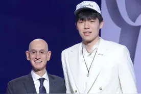 开拓者的夏季联赛时间对阵表出炉，主力中锋杨瀚森准备打爆火勇? #开拓者夏季联赛 #开拓者夏季联赛时间及对阵表出炉 #杨瀚森夏季联赛准备打爆火勇 #开拓者夏季联赛首站对阵勇士 #夏季联赛开拓者vs勇士视频封面