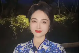 中秋佳节至，良辰共此时。让我们举杯邀月，敬你敬我，也敬过往和未来#抖音中秋好礼季 #中秋#中秋文案#中秋节 #中秋国庆动起来视频封面