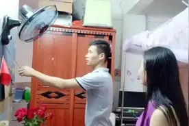广东打工认识的女友，对小伙太体贴了，还送礼物，小伙高兴坏了