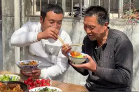 黄焖鸡 在家也可以做出美味的黄焖鸡。黄焖鸡拌米饭味道嘎嘎香。 #家常版黄焖鸡做法 #陕西人有多爱吃面 #真材实料才能做出好味道