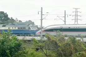 内燃机车杠杠的，永远值得可靠，高大上的高铁都要内燃机车去救援视频封面
