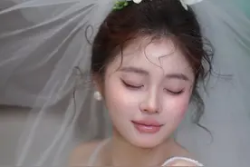 慵懒松散的氛围感丸子头教程 #武汉中韩大课 #化妆培训 #新娘跟妆视频封面