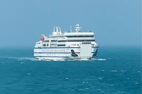广东海南之间的琼州海峡什么时候会修建跨海大桥？#横渡琼州海峡 #徐闻港 #海口港 #轮渡 #琼州海峡视频封面