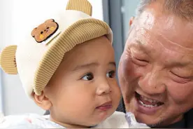 凯凯有点拉肚子，带他去医院检查一下#新农人计划2025 #乡村生活视频封面