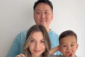 今天，卡特琳娜女士拿到她的五星卡啦，也是在我们国家有身份证的人了！#中外家庭视频封面