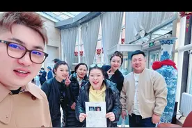 我们的第一张合影 2016年-2025年 跨越十年的期待 终于让我们成为了一家人 当看到NT图像的那一刻 感觉一切都值得 #怀孕 #夫妻日常视频封面