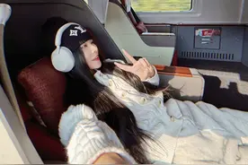 第一次坐高铁商务座全攻略！！看看怎么值回3倍票价？？一次性把高铁商务座的选座 餐食 流程 服务都讲讲清楚！！  #旅行vlog #高铁商务座 #高铁化妆 #上海探店 #高铁商务座有什么待遇